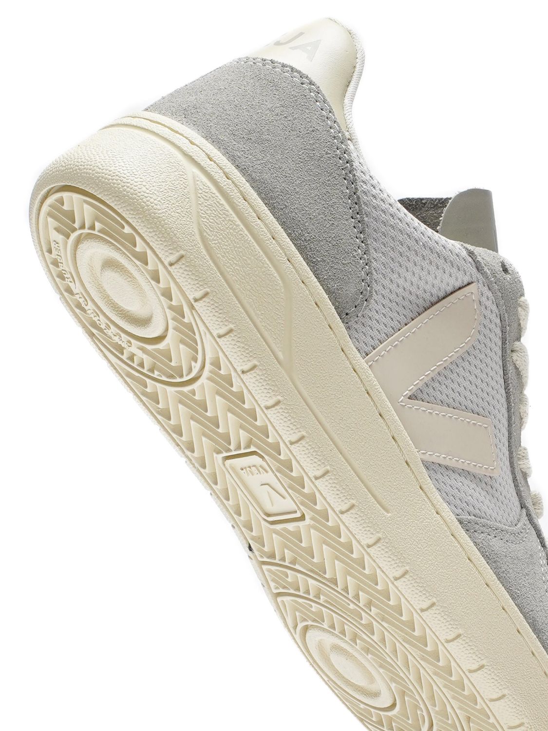 Veja v10 grey outlet