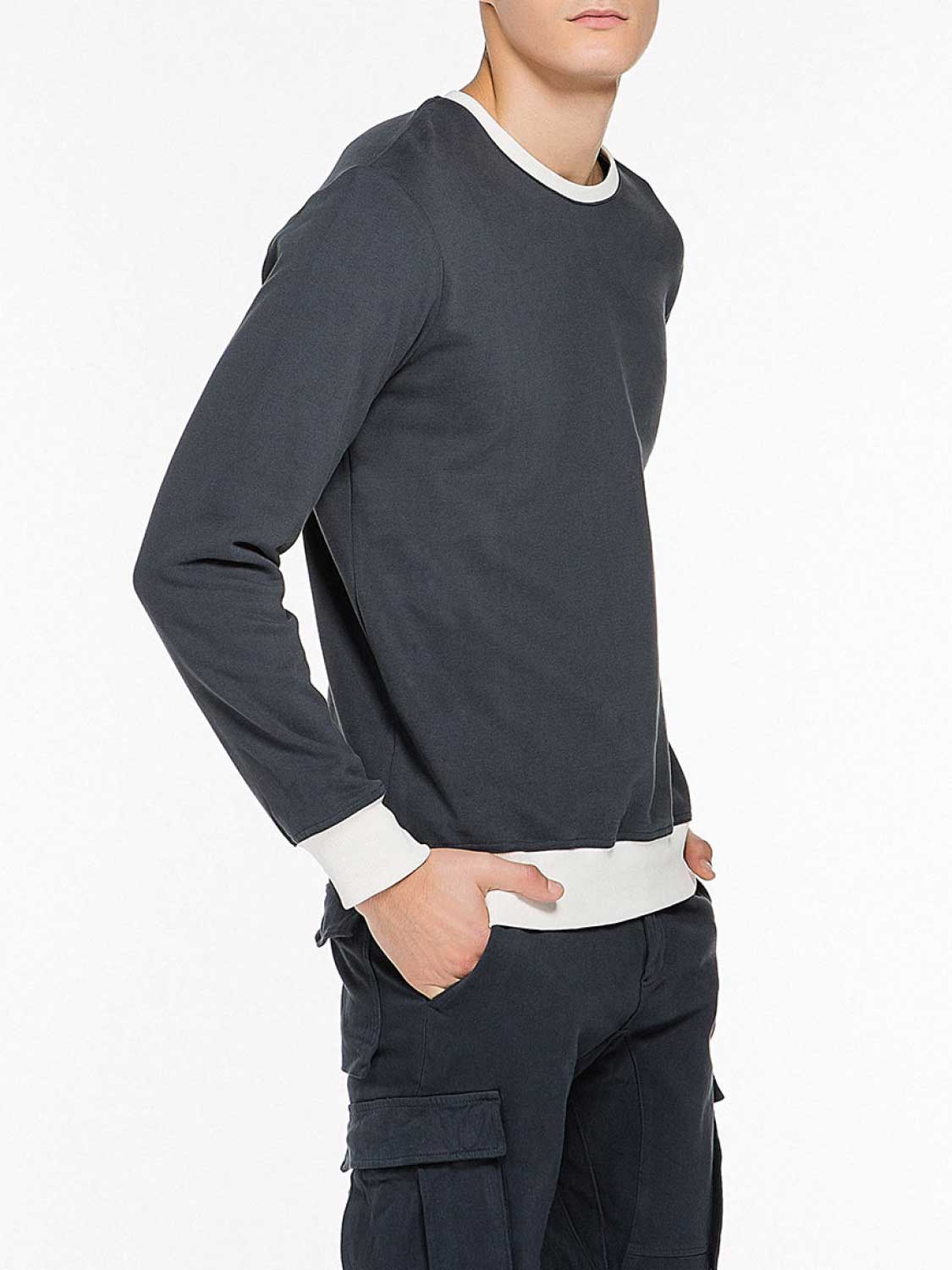 Color block store crewneck sweatshirt