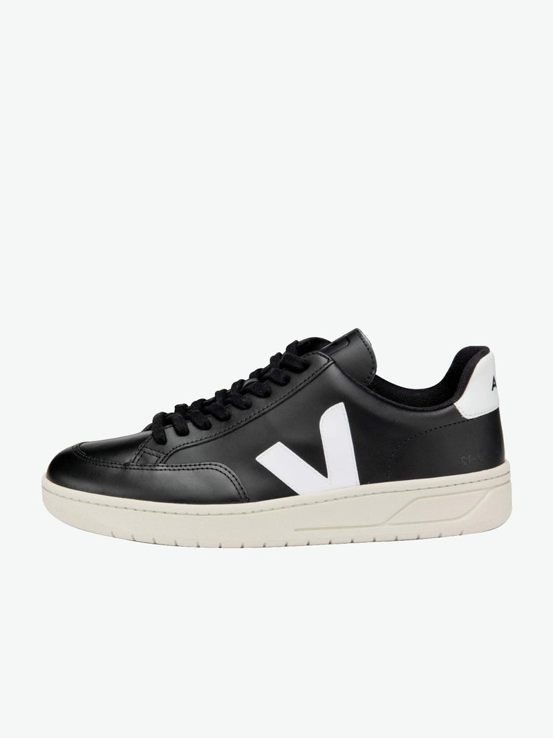 Veja V-12 Leather Black White